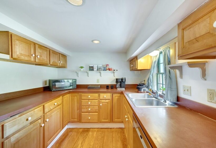 Franconia Home W/ Community Pool & River Access!