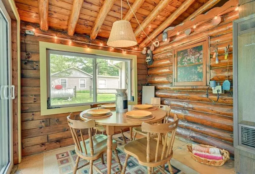 Gladwin Lakefront Cottage W/ Deck, Grill!