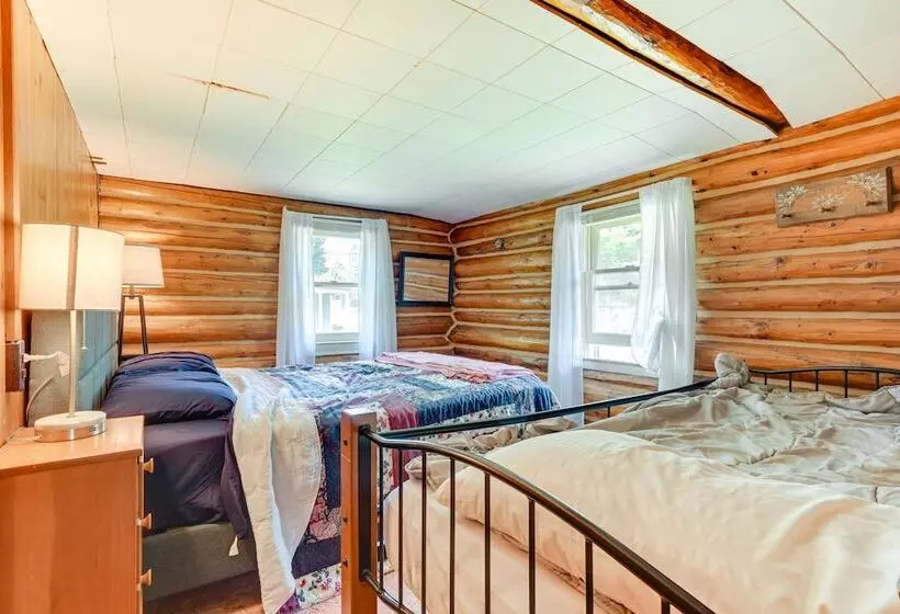 Gladwin Lakefront Cottage W/ Deck, Grill!