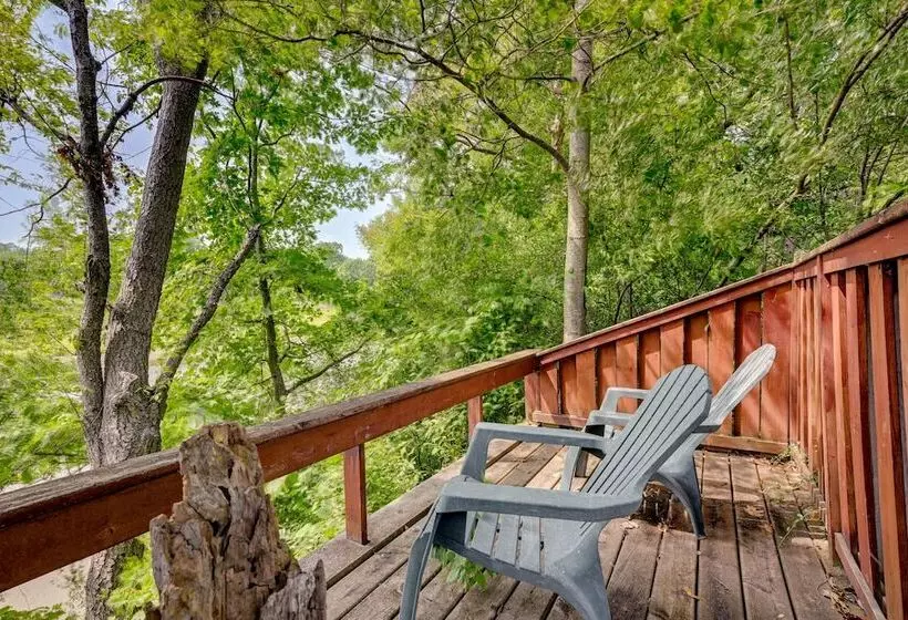 Gladwin Lakefront Cottage W/ Deck, Grill!