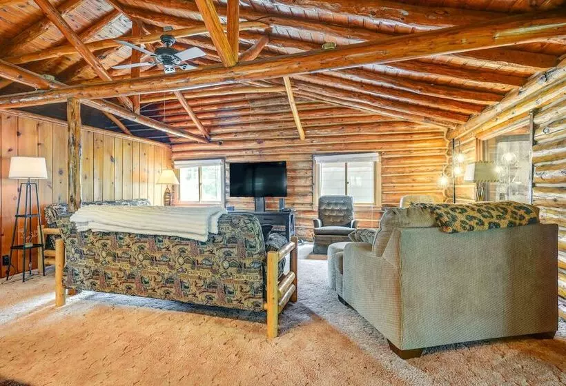 Gladwin Lakefront Cottage W/ Deck, Grill!