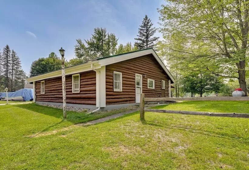 Gladwin Lakefront Cottage W/ Deck, Grill!