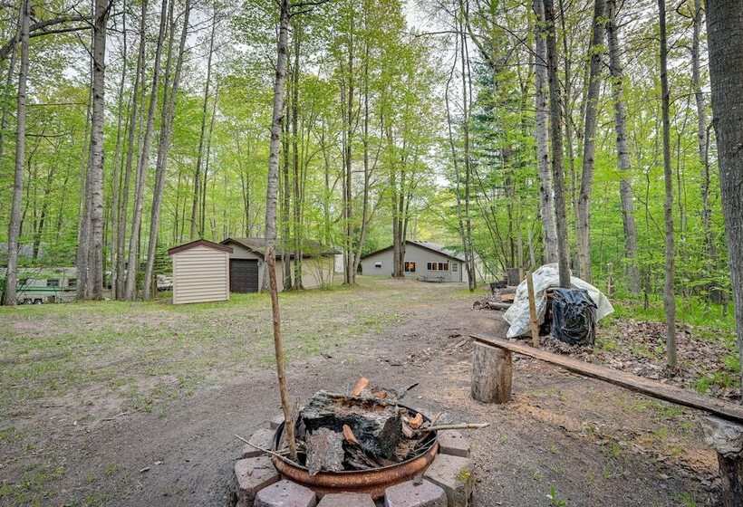 Harrison Cabin W/ Fire Pit & Elbow Lake Access!