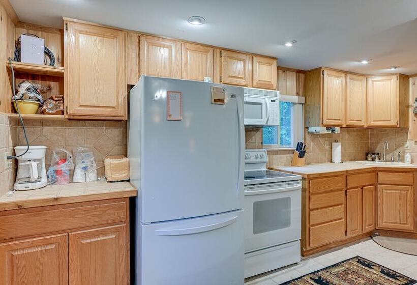 Harrison Cabin W/ Fire Pit & Elbow Lake Access!