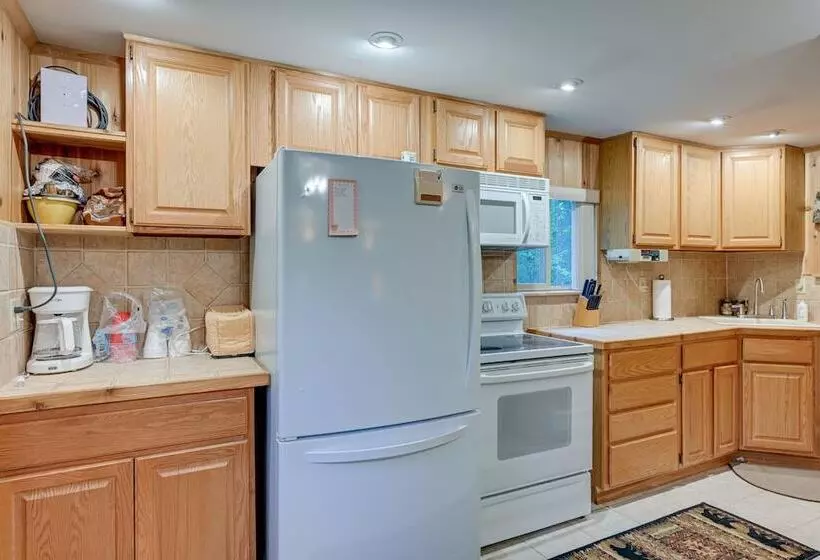 Harrison Cabin W/ Fire Pit & Elbow Lake Access!