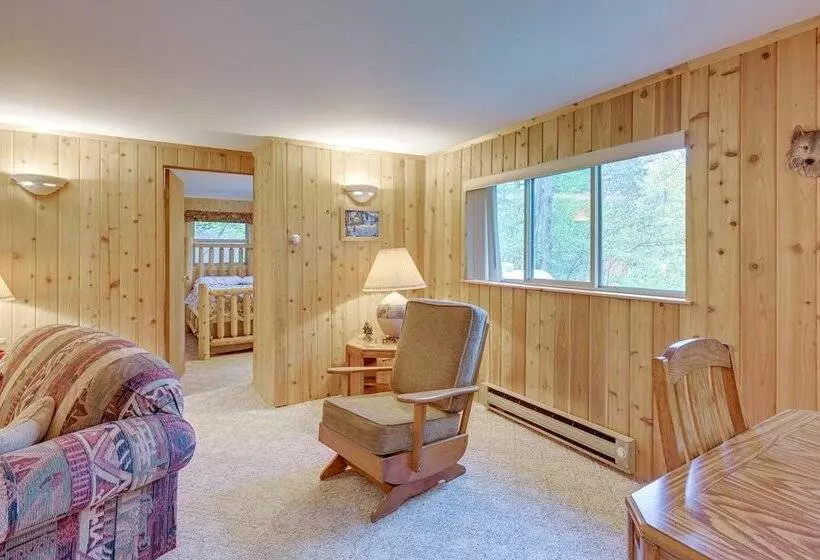 Harrison Cabin W/ Fire Pit & Elbow Lake Access!