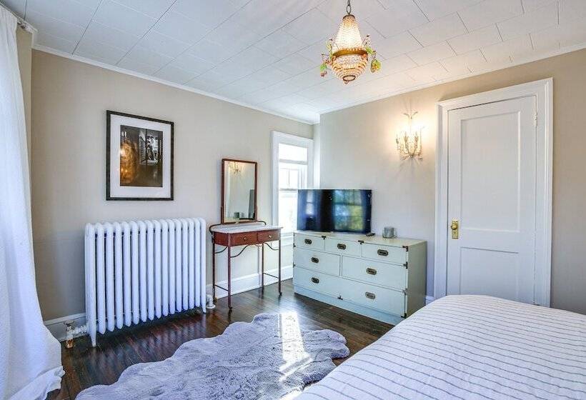 Historic Poughkeepsie Home Near Arlington & Vassar