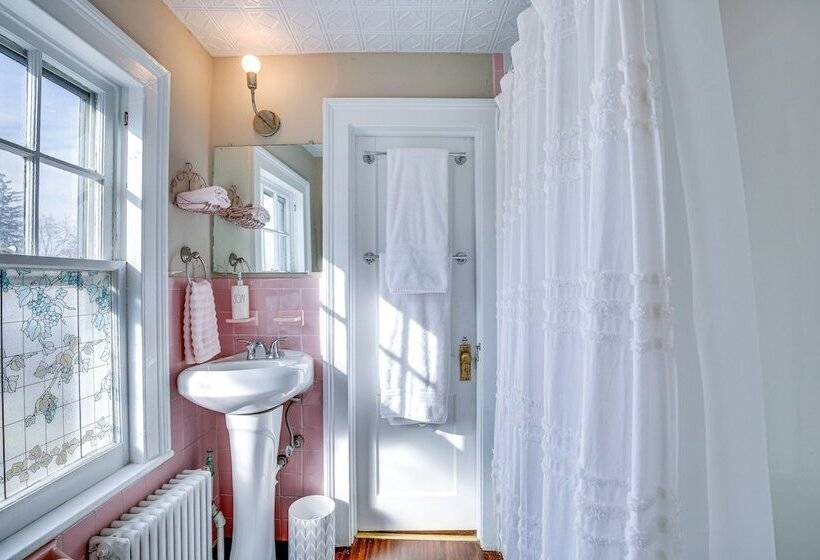 Historic Poughkeepsie Home Near Arlington & Vassar