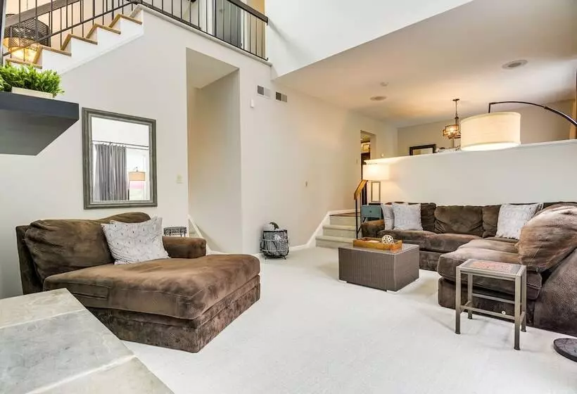 Inviting Lancaster Vacation Home: 3 Mi To Downtown
