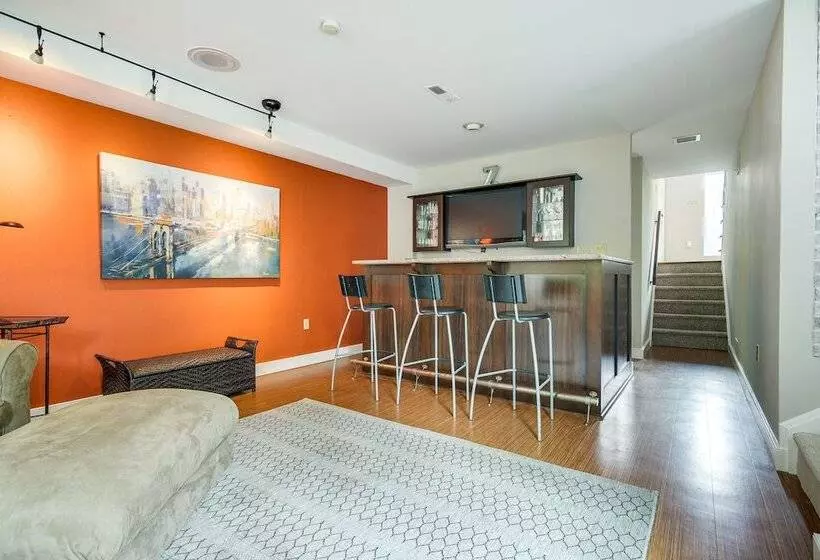 Inviting Lancaster Vacation Home: 3 Mi To Downtown
