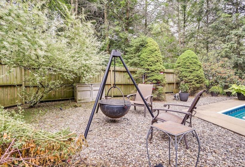 Inviting Lancaster Vacation Home: 3 Mi To Downtown