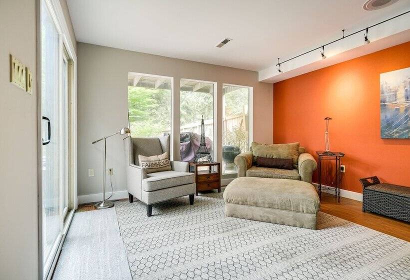 Inviting Lancaster Vacation Home: 3 Mi To Downtown