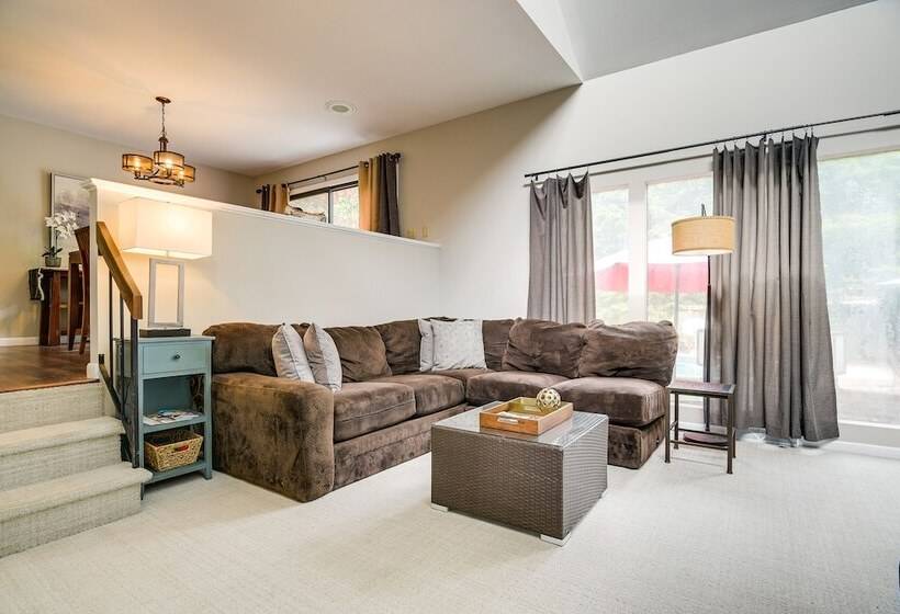 Inviting Lancaster Vacation Home: 3 Mi To Downtown