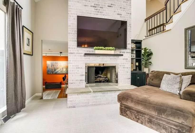 Inviting Lancaster Vacation Home: 3 Mi To Downtown
