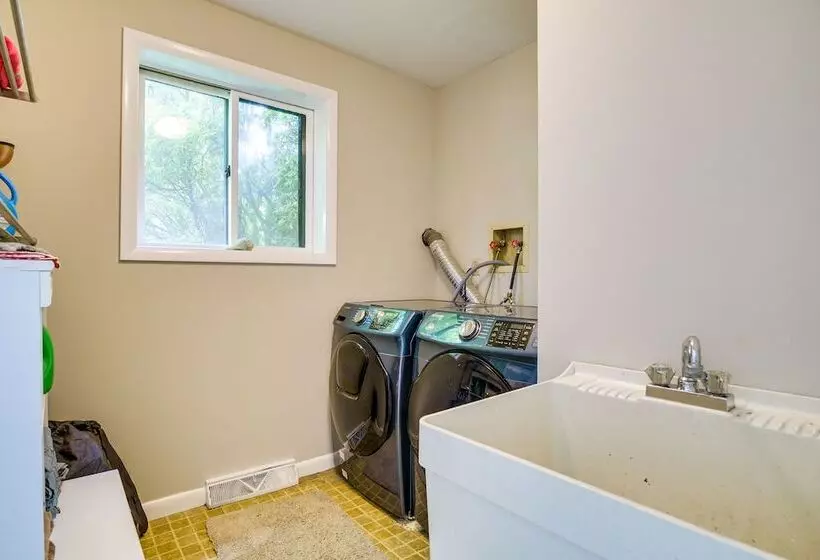 Inviting Lancaster Vacation Home: 3 Mi To Downtown