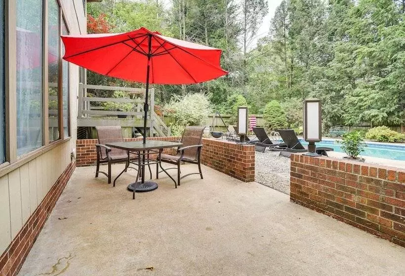 Inviting Lancaster Vacation Home: 3 Mi To Downtown