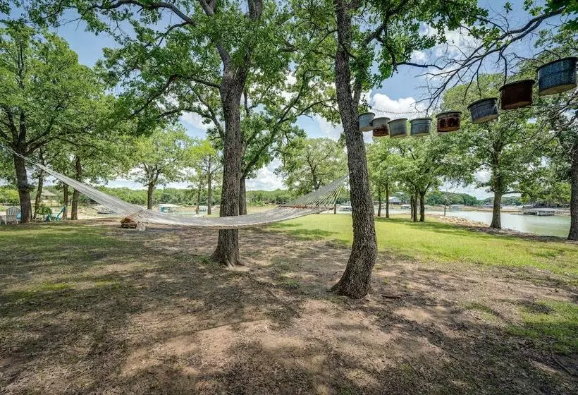 Yard, Dock & Boat Slip: Lake Bridgeport Cabin!
