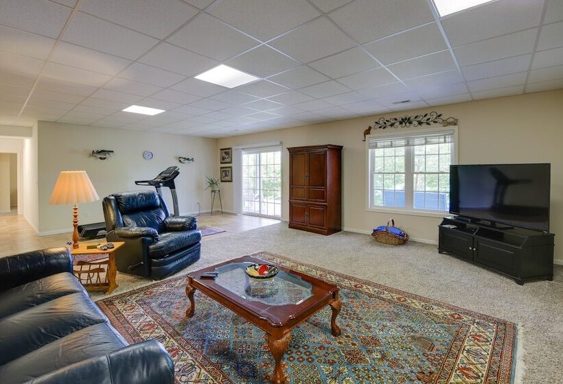 Lakefront Lafollette Home W/ Private Boat Slip!