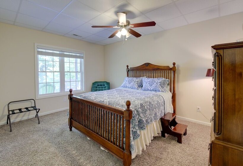 Lakefront Lafollette Home W/ Private Boat Slip!