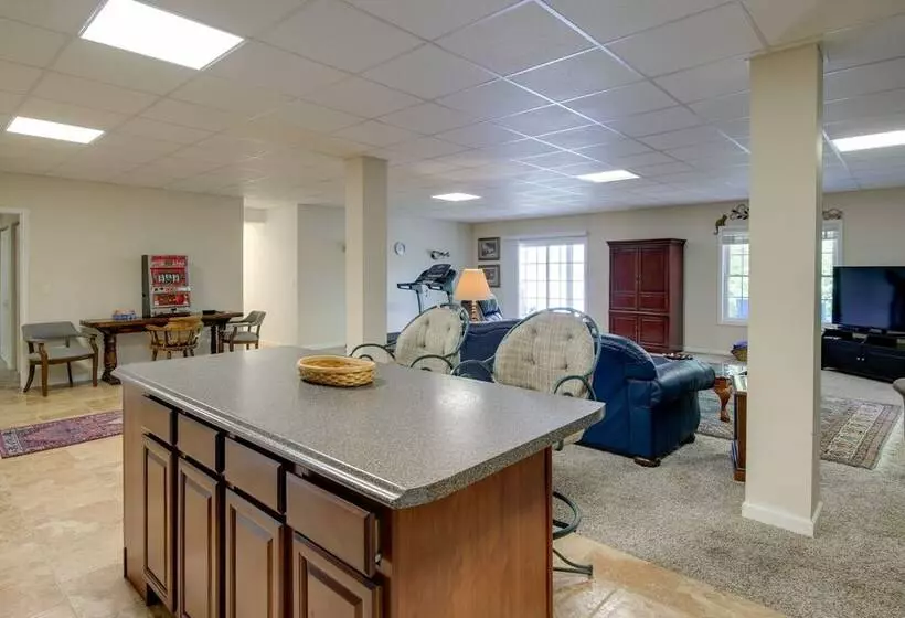 Lakefront Lafollette Home W/ Private Boat Slip!