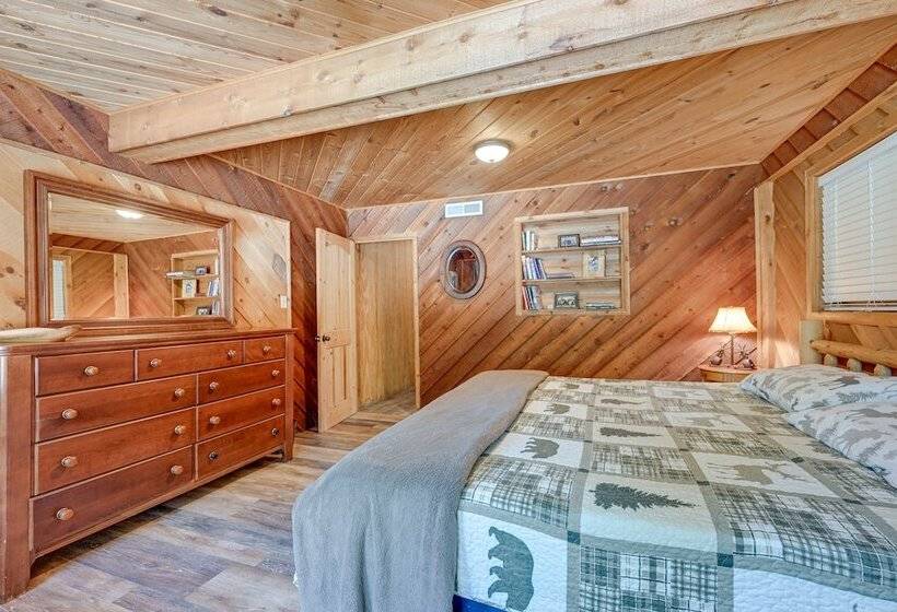 Lakefront North Carolina Abode W/ Grill & Fire Pit