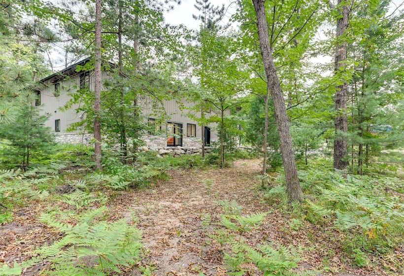 Newly Built West Branch Retreat Near Lake Ogemaw!