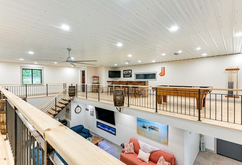 Newly Built West Branch Retreat Near Lake Ogemaw!