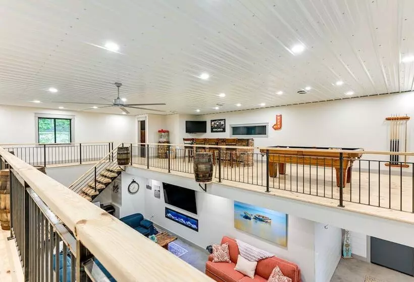 Newly Built West Branch Retreat Near Lake Ogemaw!