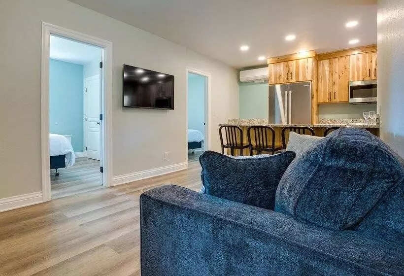 Oceanfront Smith River Cottage: Beach Access!