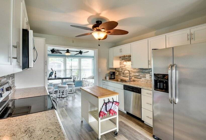 Ormond Beach Vacation Rental: Walk To Beaches!