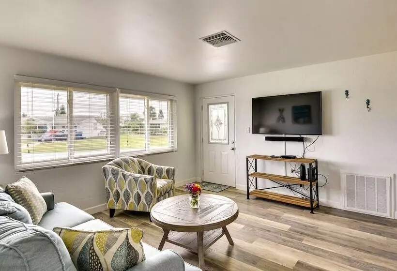 Ormond Beach Vacation Rental: Walk To Beaches!