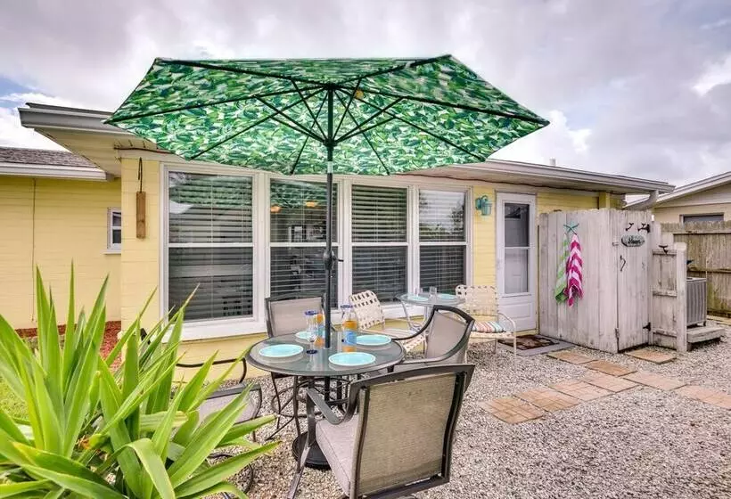 Ormond Beach Vacation Rental: Walk To Beaches!