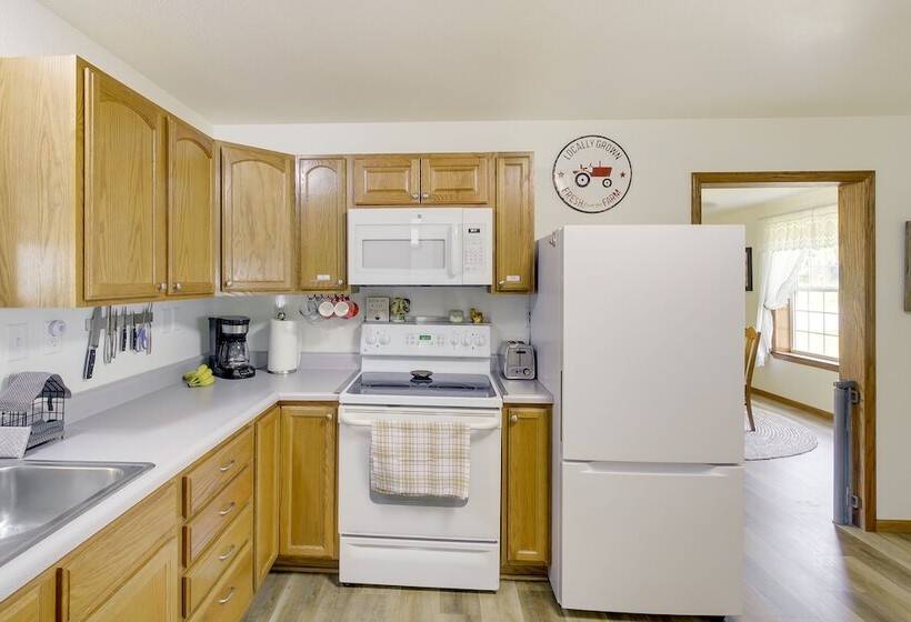 Pet Friendly Montello Home W/ Fire Pit!