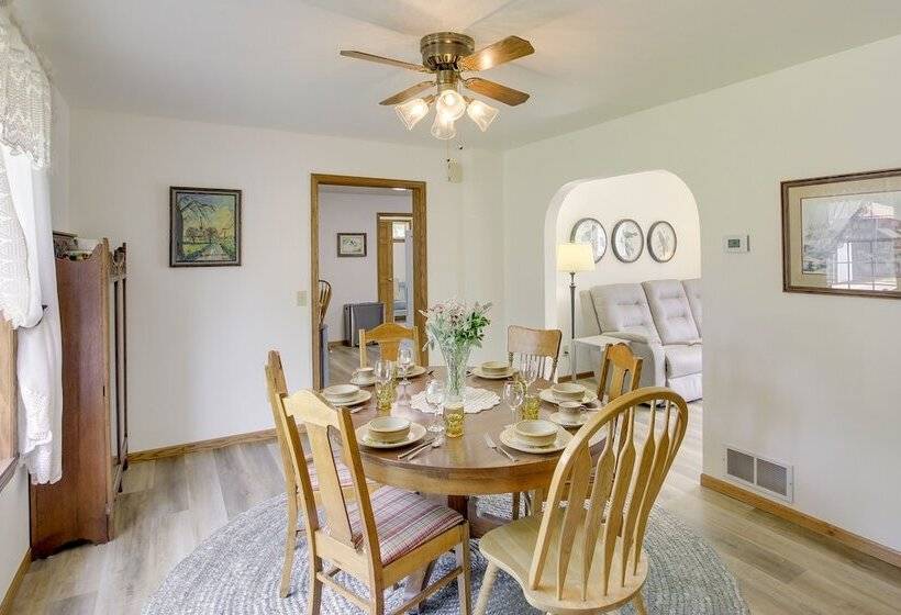 Pet Friendly Montello Home W/ Fire Pit!