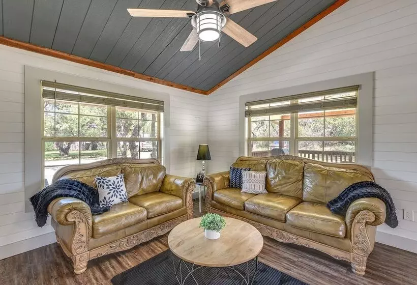 Pet Friendly Texas Home W/ Furnished Patio & Grill