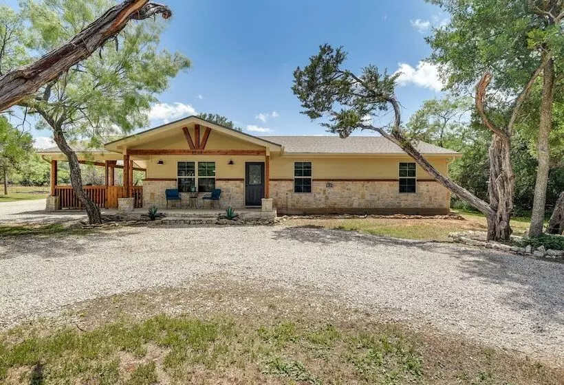 Pet Friendly Texas Home W/ Furnished Patio & Grill