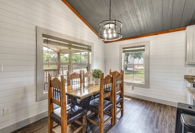 Pet Friendly Texas Home W/ Furnished Patio & Grill