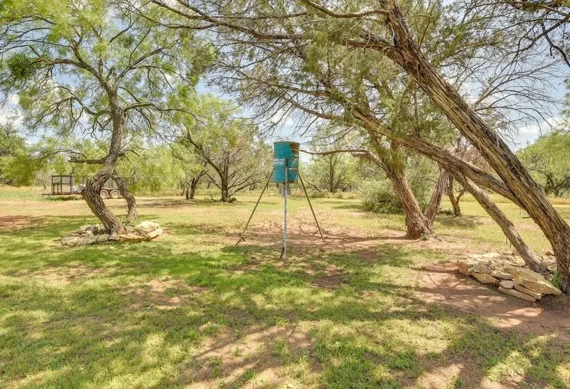 Pet Friendly Texas Home W/ Furnished Patio & Grill