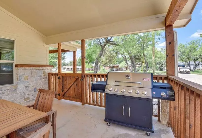 Pet Friendly Texas Home W/ Furnished Patio & Grill