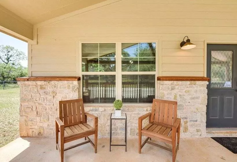 Pet Friendly Texas Home W/ Furnished Patio & Grill