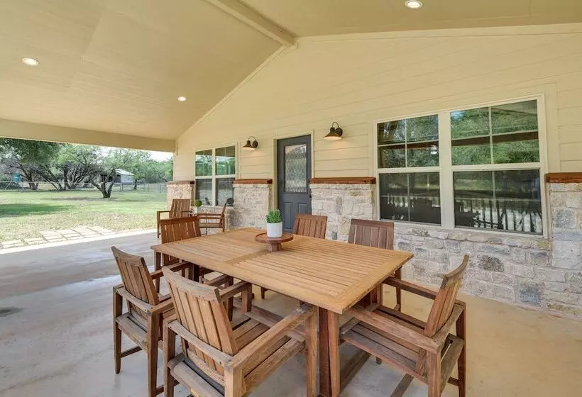 Pet Friendly Texas Home W/ Furnished Patio & Grill
