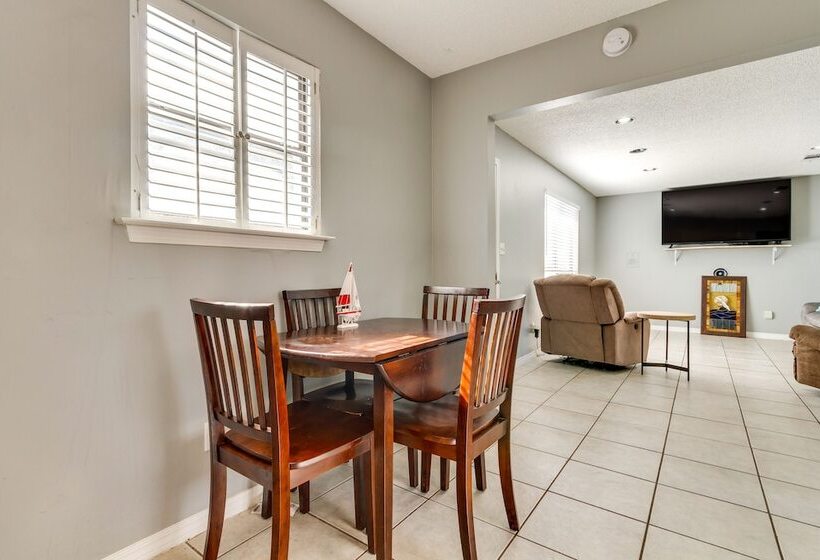 Prime Pensacola Home   Blocks To Boat Ramp!