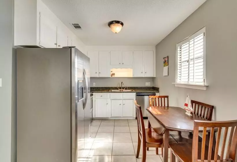 Prime Pensacola Home   Blocks To Boat Ramp!
