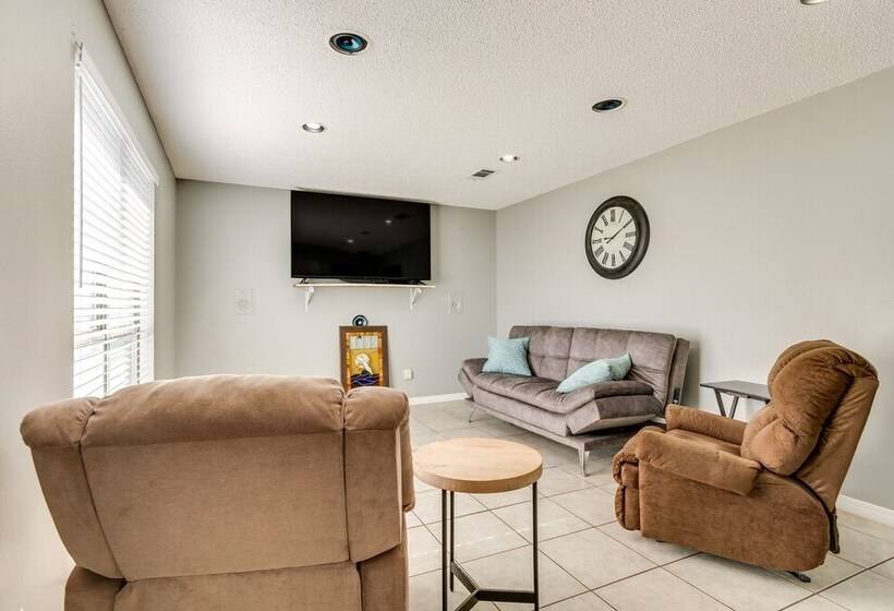 Prime Pensacola Home   Blocks To Boat Ramp!