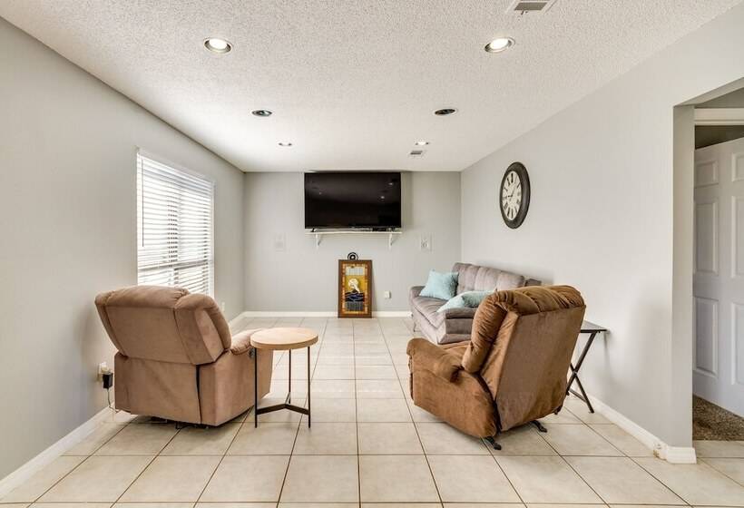 Prime Pensacola Home   Blocks To Boat Ramp!