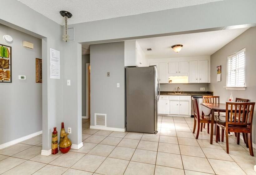 Prime Pensacola Home   Blocks To Boat Ramp!