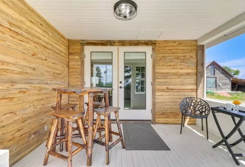 Remodeled Kalispell Farmhouse W/ Mountain Views