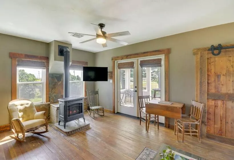 Remodeled Kalispell Farmhouse W/ Mountain Views