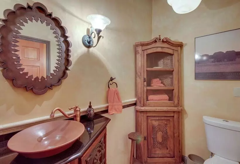 Riverfront Livingston House In Paradise Valley!