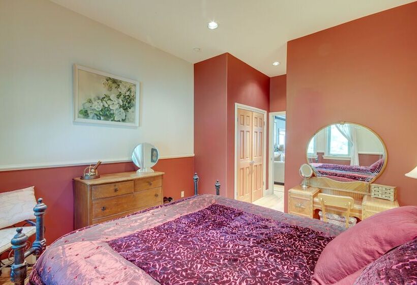 Riverfront Livingston House In Paradise Valley!